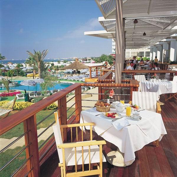 ����� Golden Bay Beach, ����