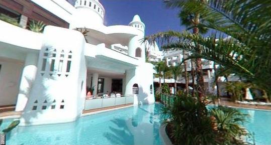 ����� Esteponia Palace, ����