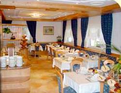 ����� Piccolo hotel Canazei, ����
