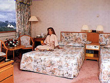 ����� The Crest Hotel, ����