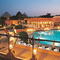 ����� Moevenpick Pyramids, ����
