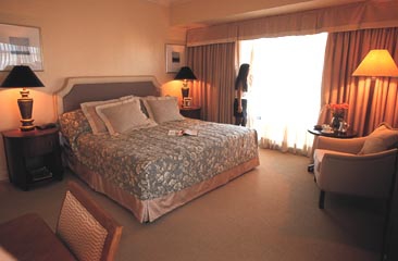 ����� Oakwood Premier Ayala Center, ����