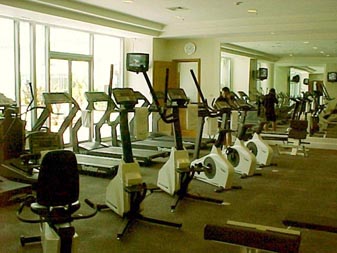 ����� Oakwood Premier Ayala Center, ����