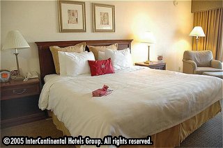 ����� Crowne Plaza Beverly Hills, ����