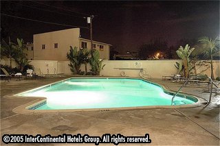 ����� Crowne Plaza Beverly Hills, ����