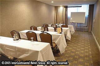 ����� Crowne Plaza Beverly Hills, ����