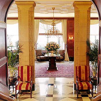 ����� Raffles Vier Jahreszeiten, ����