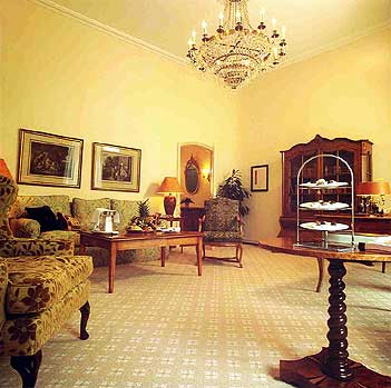 ����� Raffles Vier Jahreszeiten, ����