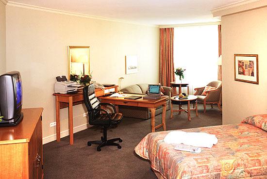 ����� Sheraton Warsaw Hotel & Towers, ����