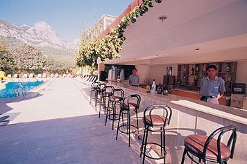 ����� Larissa Celik Inn, ����