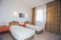 ����� Larissa Celik Inn, ����