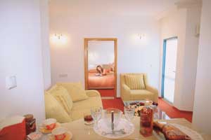 ����� Lara Plaza, ����