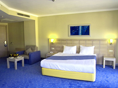 ����� The Maxim Resort, ����