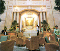 ����� Renaissance Riverside, ����