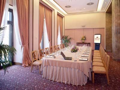 ����� Crowne Plaza Madrid, ����