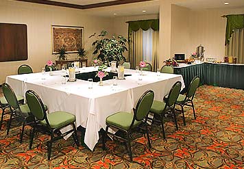 ����� Courtyard Toronto Airport, ����
