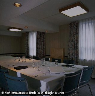 ����� Holiday Inn Toronto Midtown, ����