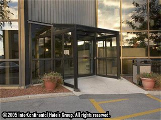 ����� Holiday Inn Toronto Yorkdale, ����