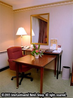 ����� Holiday Inn Toronto Yorkdale, ����
