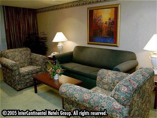 ����� Holiday Inn Toronto Yorkdale, ����
