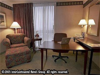 ����� Holiday Inn Toronto Yorkdale, ����