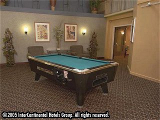 ����� Holiday Inn Toronto Yorkdale, ����