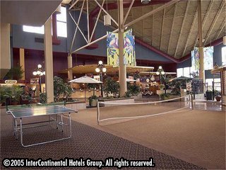 ����� Holiday Inn Toronto Yorkdale, ����
