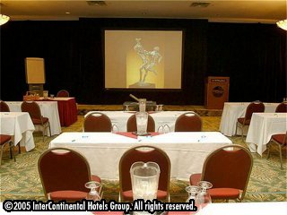 ����� Holiday Inn Toronto Yorkdale, ����
