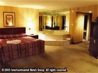 ����� Holiday Inn Oakville Centre, ����