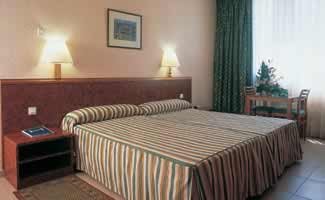����� Hesperia Sant Joan Suites Aparthotel, ����