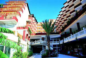 ����� Holiday Park Resort, ����