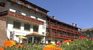����� La Rondinella Hotel Moena, ����