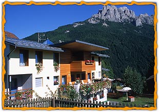 ����� Garni Enrosadira Hotel Vigo di Fassa, ����