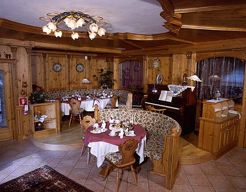 ����� Centrale hotel Alta Badia, ����