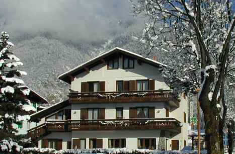 ����� Garni Bonsai Hotel Pinzolo, ����