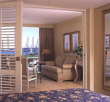 ����� Radisson Hotel Waterfront, ����