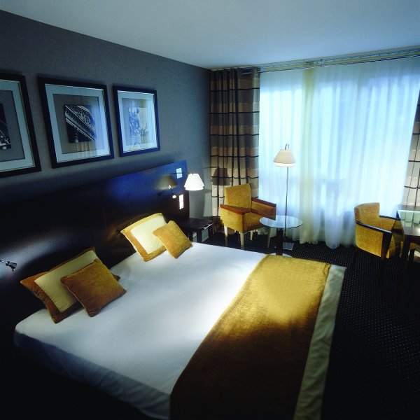 ����� Auteuil Manotel, ����