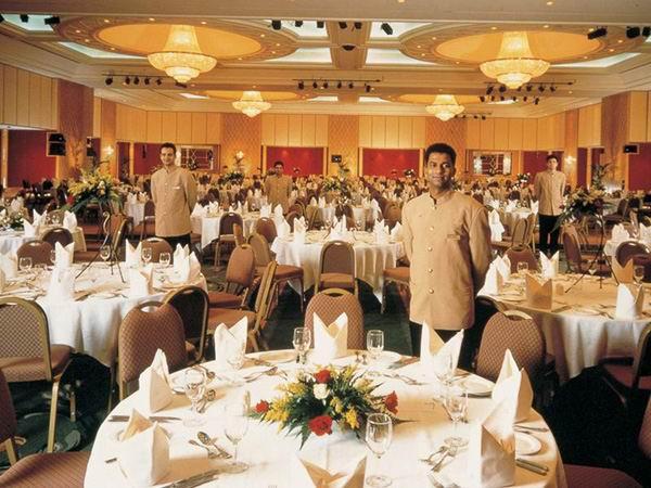 ����� Al Bustan Rotana, ����