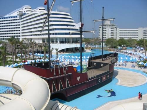����� Titanic Beach & Resort, ����