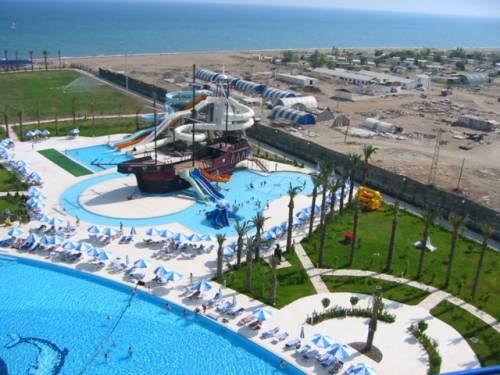 ����� Titanic Beach & Resort, ����