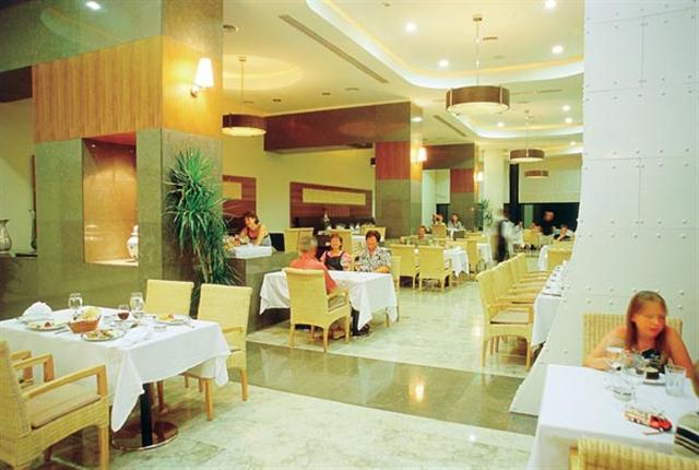 ����� Titanic Beach & Resort, ����