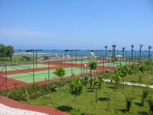 ����� Titanic Beach & Resort, ����