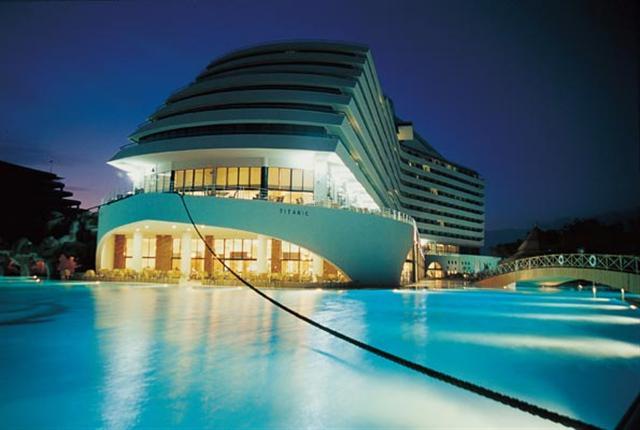 ����� Titanic Beach & Resort, ����