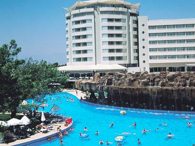 ����� Lares Park, ����
