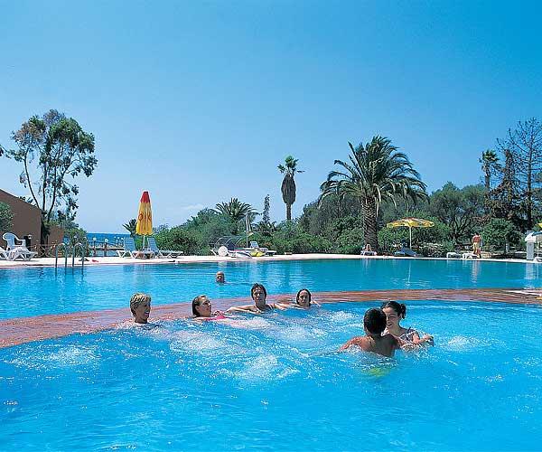 ����� Pine Bay Club, ����