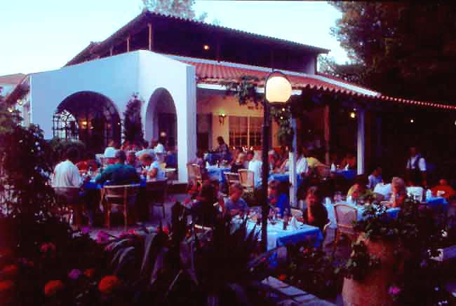 ����� Porfi Beach, ����