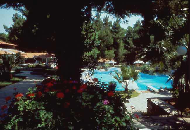 ����� Porfi Beach, ����
