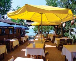����� Larissa Bungalow, ����