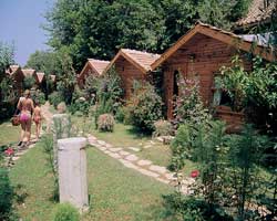 ����� Larissa Bungalow, ����