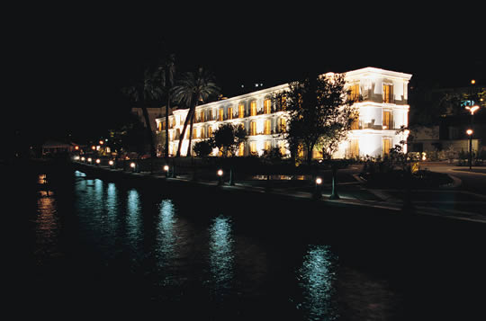 ����� Ece Saray, ����